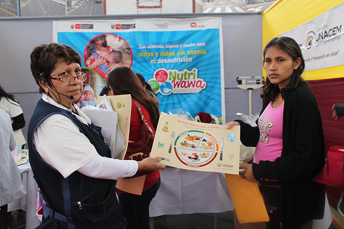 Asociación UNACEM en campaña de salud gratuita en Pachacámac - 2014