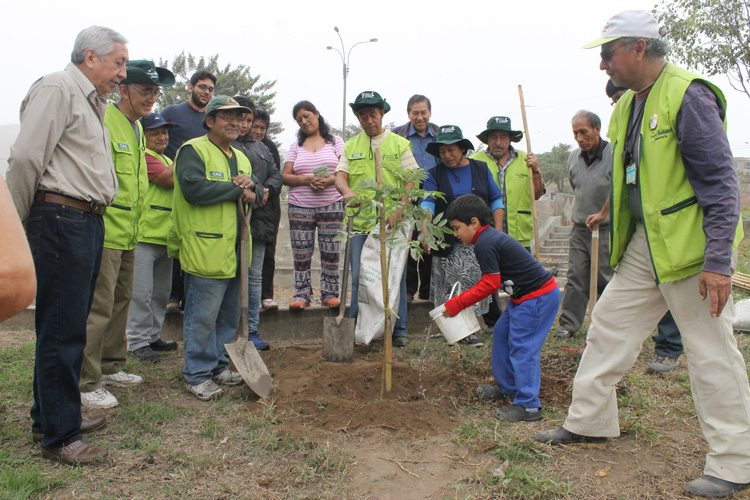 El Comité Ambiental Zonal (CAZ) Tablada de Lurín y Asociación UNACEM apoyan el desarrollo sostenible