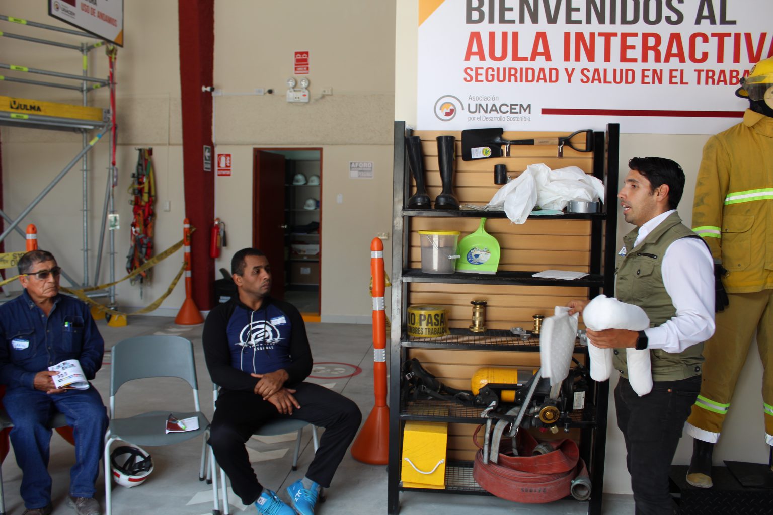 Aula Interactiva Para La Capacitación En Seguridad Y Salud En El ...