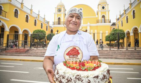 Mechita, experta en el arte de la repostería en Pachacámac, ahora comparte su pasión y experiencia mediante nuestros talleres