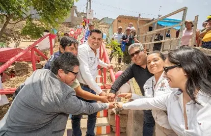 De escaleras a identidad: comunidad de Manchay transforma obra construida con apoyo de UNACEM en mural cultural ayacuchano